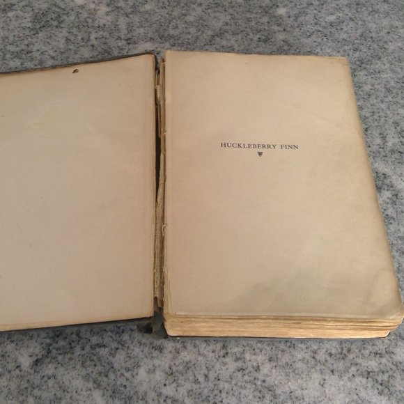 Vintage 1923 Edition of Mark Twain Book - Picture 8 of 13